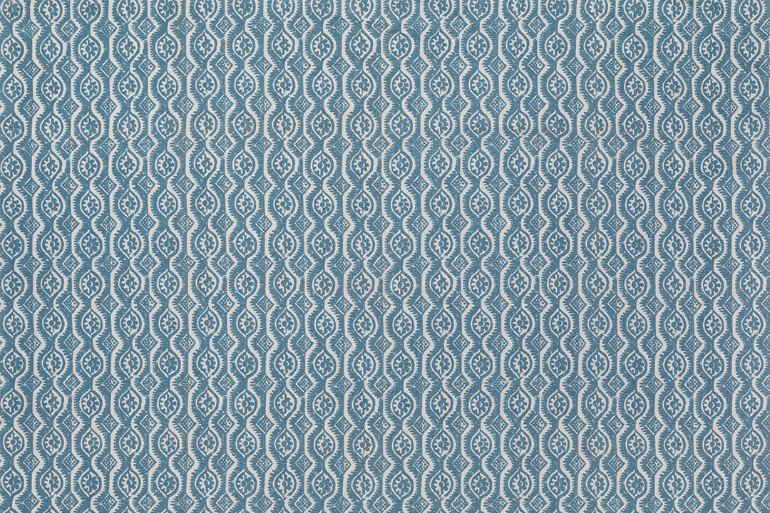 SMALL DAMASK ON OYSTER DELFT BLUE