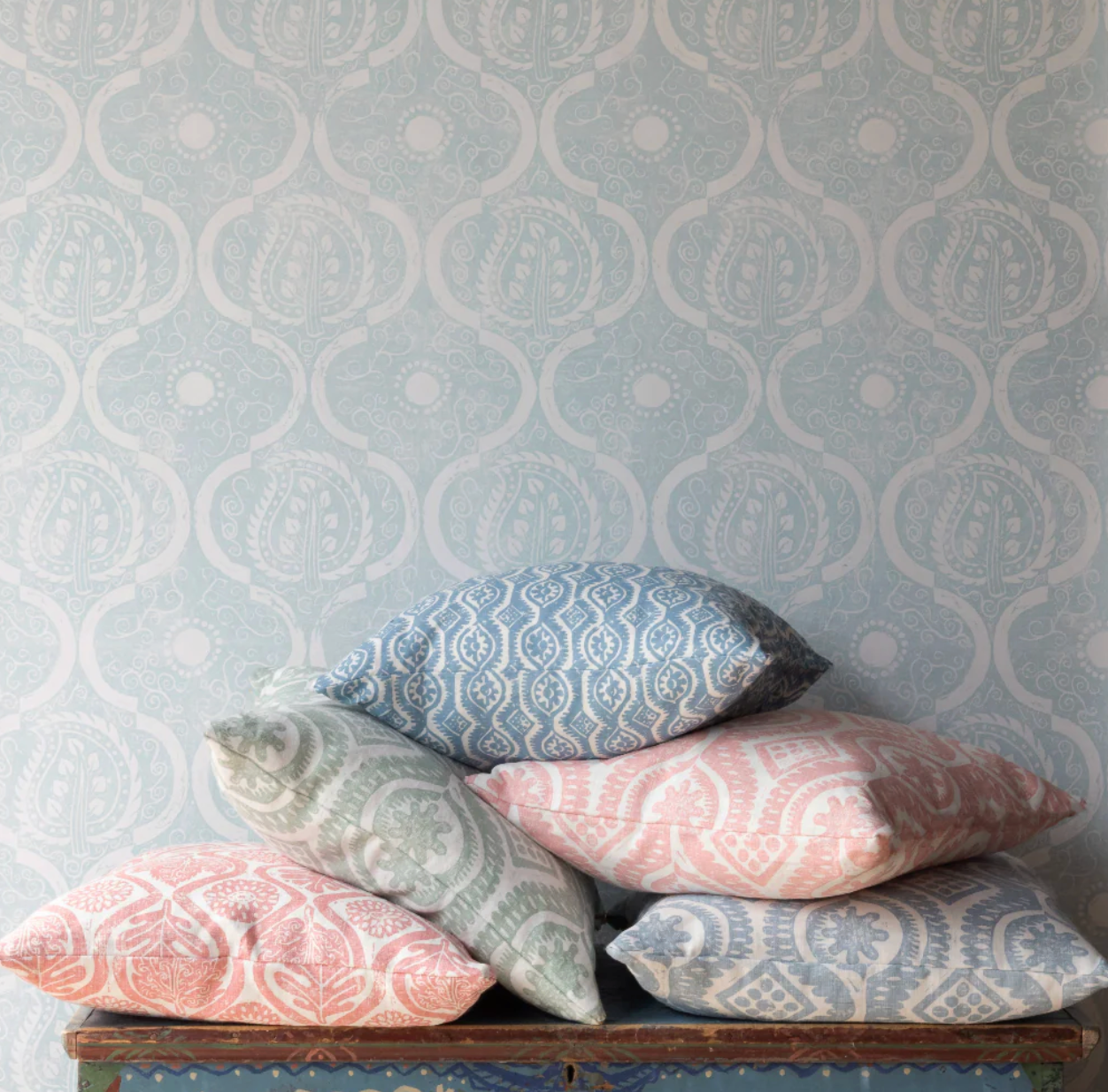 PERSIAN LEAF WALLPAPER