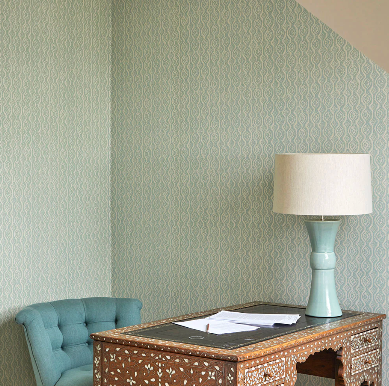 SMALL DAMASK WALLPAPER